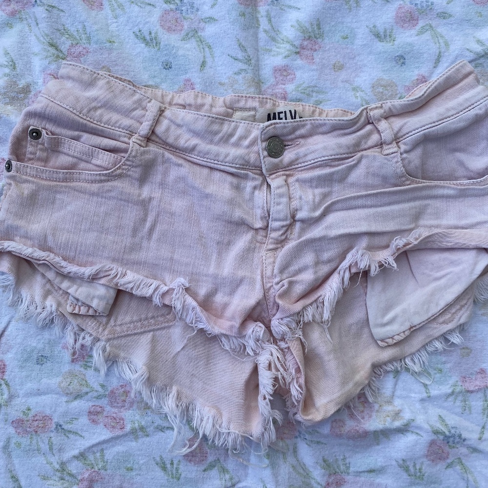 Brandy Melville frayed denim shorty shorts baby pink